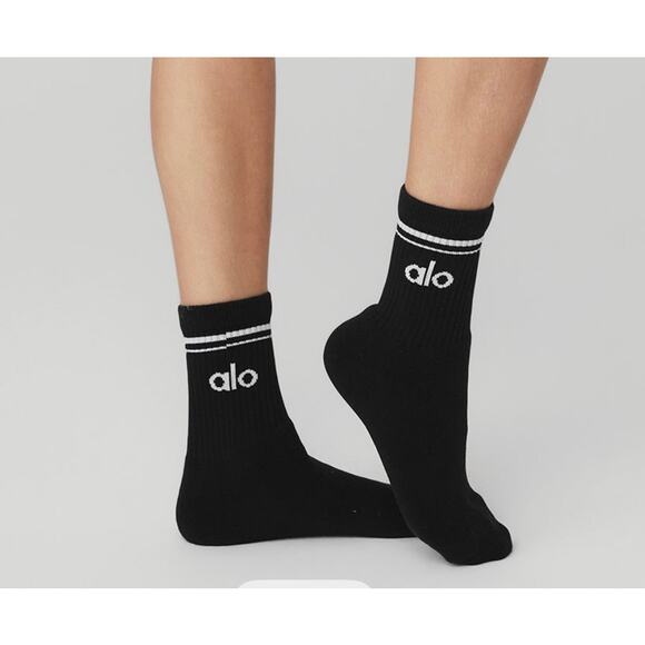 Alo Unisex Black and White Unisex Half Crew Throwback Socks - Picture 2 of 5